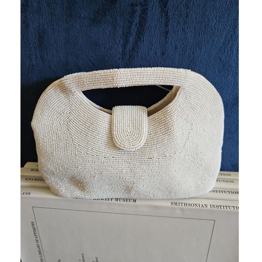 Richere Vintage White Beaded Hand-held Clutch Handle Magnetic Closure
